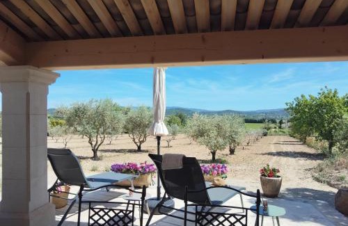 Joucas House | Villa Comme un Dimanche, piscine privée, chauffée, & vue