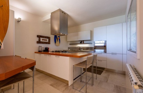 Chia Villa | Villa Corbezzolo has it all: private pool & jacuzzi, sea views and near beach