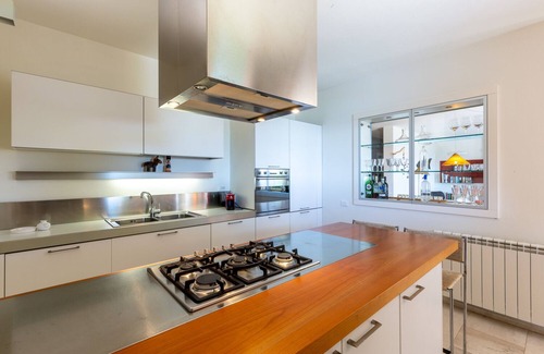 Chia Villa | Villa Corbezzolo has it all: private pool & jacuzzi, sea views and near beach