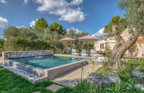 Putignano Villa | Villa 'Cottage Romantico with Pool' with Private Pool, Wi-Fi and Air Conditioning