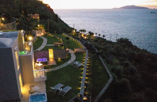 Anacapri Apartment | Villa DAlessandro Carmela, private apartment and private hot jacuzzi