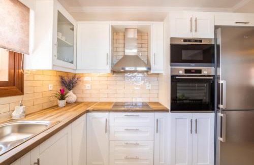 Voladha House | Villa Danai