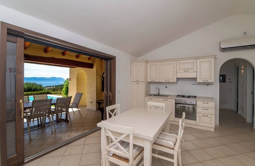 Golfo Aranci Villa | Villa 'Daniela' with Sea View, Wi-Fi and Air Conditioning