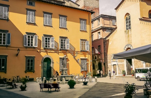 Lucca Historical Center Apartment | Villa De' Maestri - with private inner elevator since May 2025, in the center