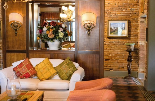 Lari Hotel | Villa Delia Hotel & Cooking School