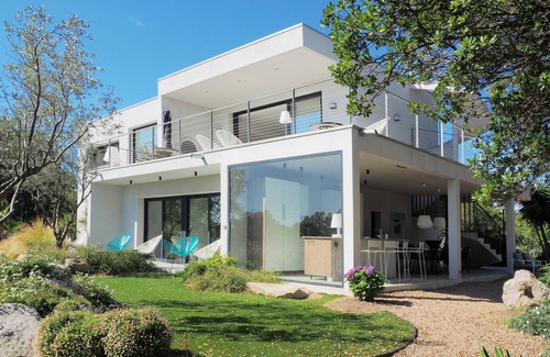 Pinarellu Villa | Villa design luxe vue mer plage Pinarello Ste-Lucie Porto-Vecchio dans la nature