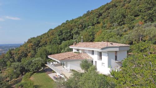 Salo Villa | Villa Dolce Bellezza