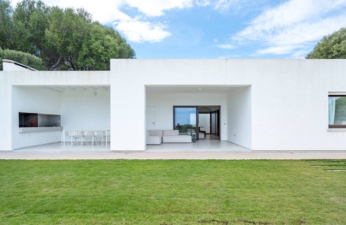 Orosei Villa | Villa 'Domo La Vela' with Sea View, Wi-Fi and Air Conditioning