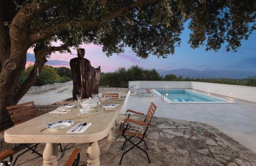 Pucisca Villa | Villa Dubrava Peaceful Getaway in an Olive Grove with Heated Pool
