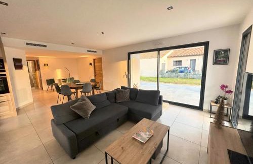 Salavas House | Villa Dyane