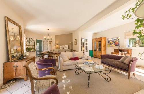 Annecy-le-Vieux House | Villa Enfance - Piscine privée et proche Lac d'Annecy