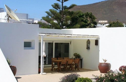 Conil Villa | Villa Essence - with A/C, heated private pool, hottub, gardens & stunning views!