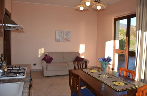 Santa Venerina Apartment | Villa Etnamare with Infinity pool between Mt Etna and the Jonian sea - "Glicine"