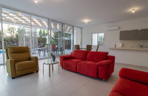 Pegeia House | Villa Fantasy: Newly built modern spacious villa in Coral Bay!