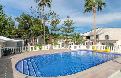Alicante Villa | Villa 'Favorita' with Private Pool, Wi-Fi and Air Conditioning
