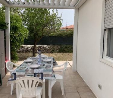 Punta Milocca House | Villa Fiori giardino, 400 m. mare con parcheggio