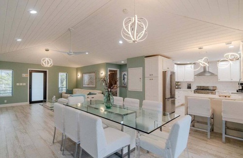 Marathon House | Villa Franchella~ Waterfront Luxury Home w/Pool! 45' Dock