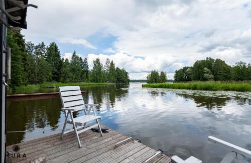 Lempaala Villa | Villa Gaia - Luxury villa with jacuzzi and beach close to trainstation 10 minutes from Tampere city! 1,5 hours to Helsinki