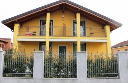 Cornaredo Villa | Villa Ghisolfa With Garden