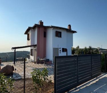 Xinovrisi House | villa Glykeria Διώροφη Κατοικία με δυο υπνοδωμάτια με θέα