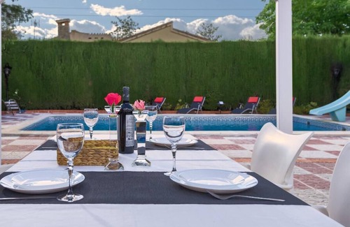 Barrio de la Vega Villa | VILLA GRANADA GARDEN DELUXE. POOL AND BBQ