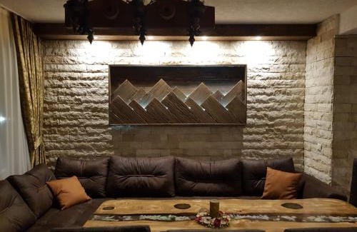 Sarnitsa House | Villa Hills - къща за гости с храна