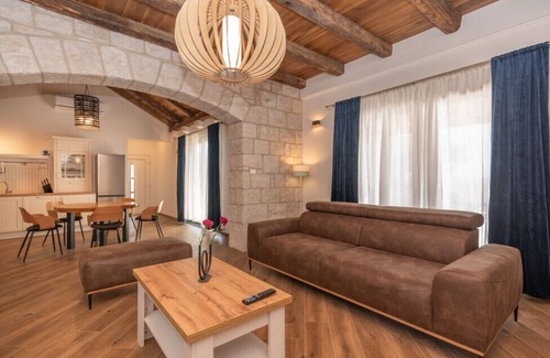 Zrnovnica Villa | Villa Hilltop View - Split by Villas Guide