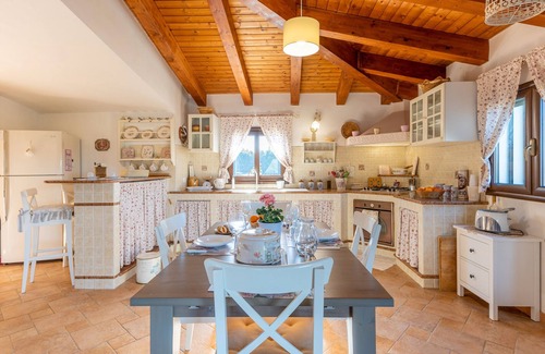 Scicli Villa | Villa 'Il Rifugio Della Quiete' with Mountain View, Wi-Fi and Air Conditioning