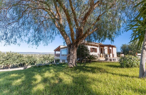 Scicli Villa | Villa 'Il Rifugio Della Quiete' with Mountain View, Wi-Fi and Air Conditioning