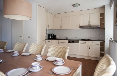 Bruinisse Villa | Villa in Bruinisse with Sauna and Garden