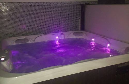 Geafond Villa | Villa in Corralejo own Hot Tub 2 bedrooms Pools, near town, beaches supermarket