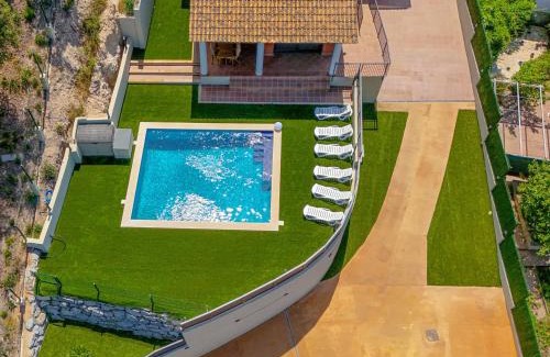 Mont Barbat Apartment | Villa in Costa Brava with Private Pool