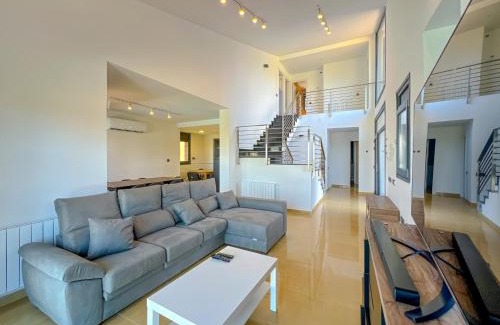 Mont Barbat Apartment | Villa in Costa Brava with Private Pool