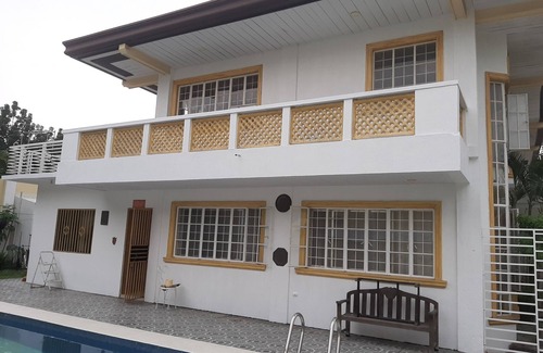 A. Bonifacio Villa | Villa in Parañaque 2/4 Bedrooms