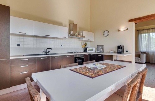 Piandimeleto Villa | Villa in Piandimeleto with Pool & Sauna