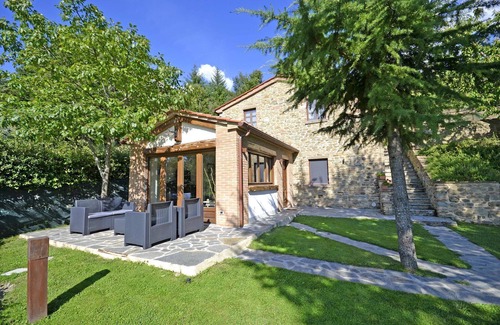 Pieve di Chio Villa | Villa in Poggioni with 3 bedrooms sleeps 6