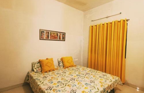 Mathura Villa | Villa in Radha Golf l 5 mins to Sri Rupa Seva Kunj ISKCON l 10 mins to Shrinathji Temple Poonchari l Near Gaurangi Ras Kunj & Brij Vasundhara