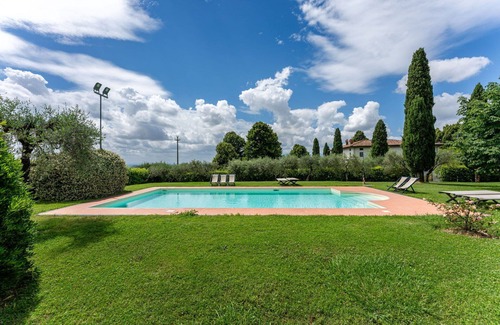 Capannori Villa | Villa in Segromigno In Monte with 5 bedrooms sleeps 10