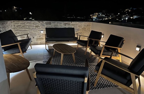 Kamilari House | Villa in the center of Kamilari Village 3 bedrooms, swimming pool, .