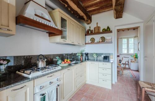Capannori House | Villa in Tuscany with Stunning Valley Views