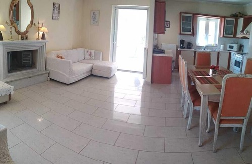 Vari House | Villa in Vari/Varkiza 5 min to the beach 15 min from the Airport and Akropolis