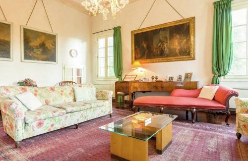 Levada House | Villa in Venice with Private Pool & Park