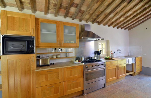 San Casciano dei Bagni Villa | Villa /Independent home in Siena with 5 bedrooms sleeps 10