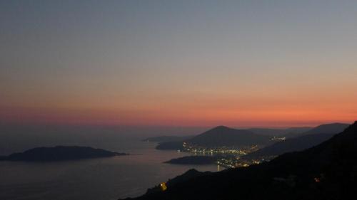 Kuljace Villa | Villa Infinity swimming pool above Saint Stephan