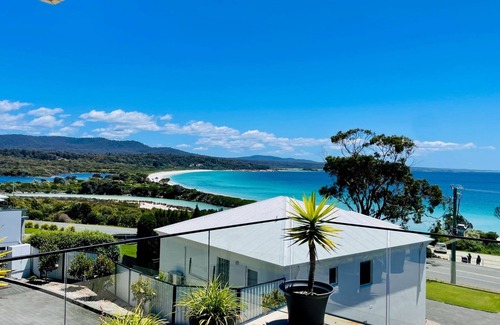 Binalong Bay House | Villa Jasper - Spacious villa style accommodation with panoramic views