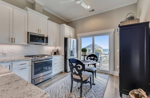 Wilmington Beach House | Villa Jennette - Beautiful 2nd Row Home with Ocean Views and Private Pool/Hot Tu