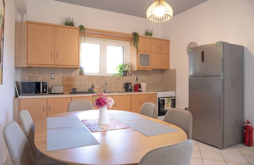 Dirfys-Messapia Villa | Villa Josefine-Charming 4-bedroom villa with private pool and parking