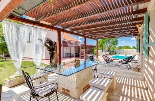 Gornji Zemunik Villa | Villa Josip & Mia by Interhome