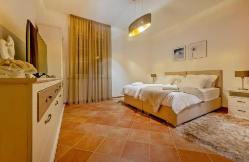 Pucisca Villa | Villa Joy - 40 m2 heated pool, 35 000 m2 of land