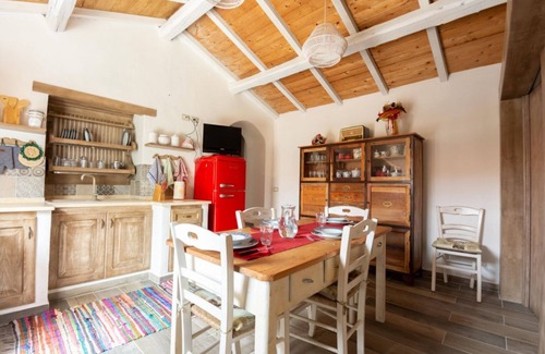 Oliena Villa | Villa Jumpadu surrounded by nature